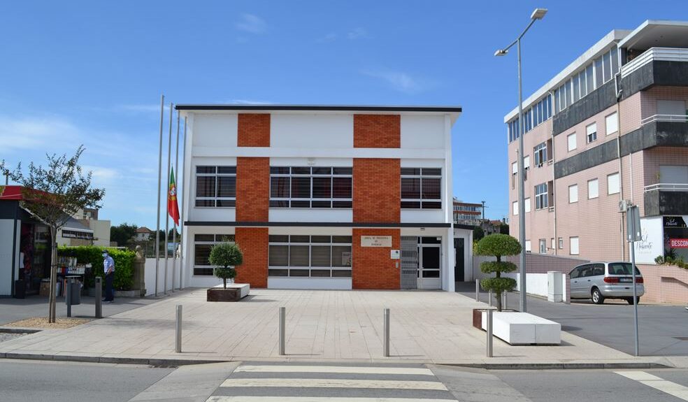 Famalicão: Centro da vila de Ribeirão ligado à rede