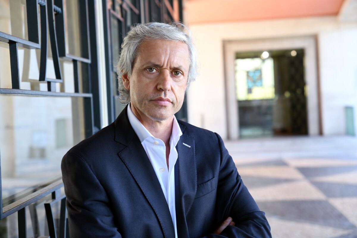 Famalicão: Mário Passos dá aula aos alunos do 12.º ano da Benjamim Salgado