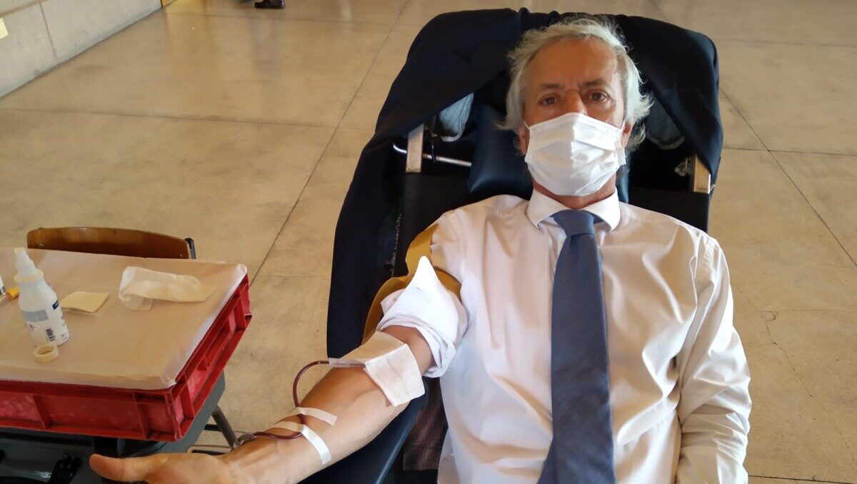Famalicão: Presidente da Câmara dá sangue e o exemplo