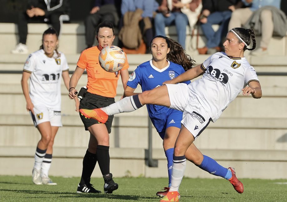 FC Famalicão goleia Amora e sobe ao quarto lugar