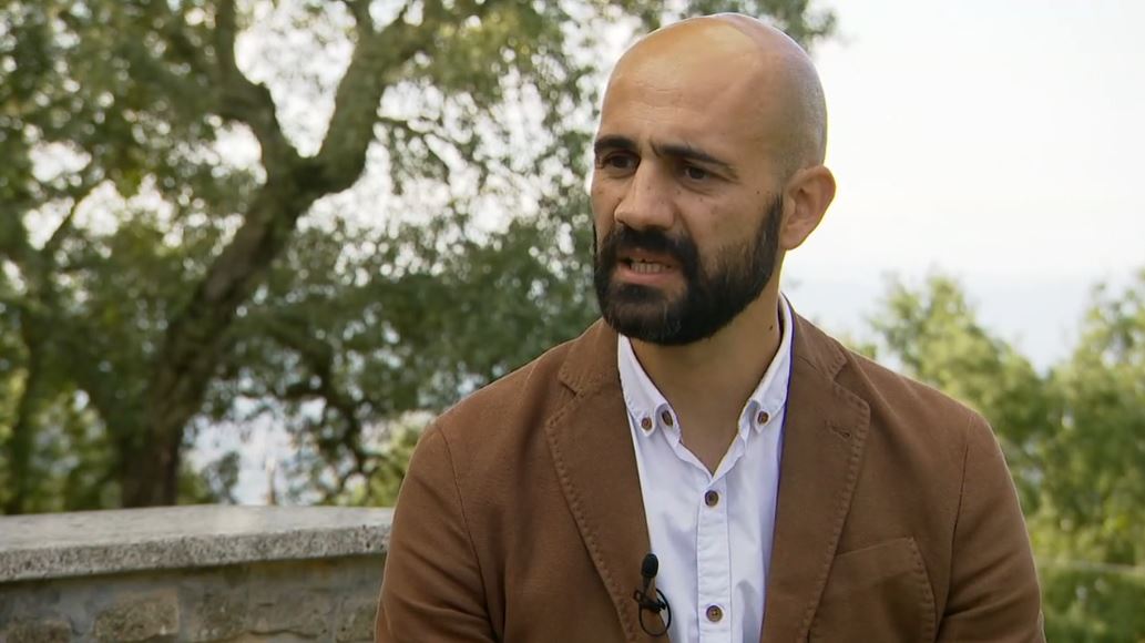 Vídeo: Treinador de futebol acusado de assédio sexual quebra o silêncio e dá entrevista