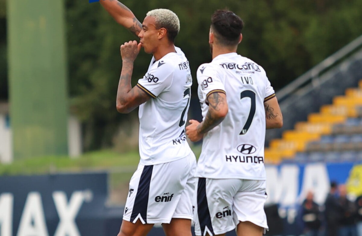 FC Famalicão goleia e segue para os oitavos de final da Taça de Portugal