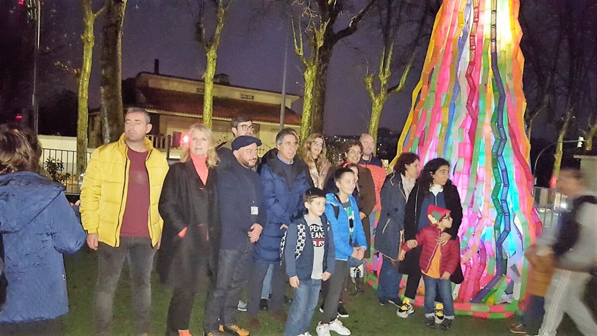 Famalicão: Árvore de Natal com História presta homenagem à indústria têxtil de Riba de Ave