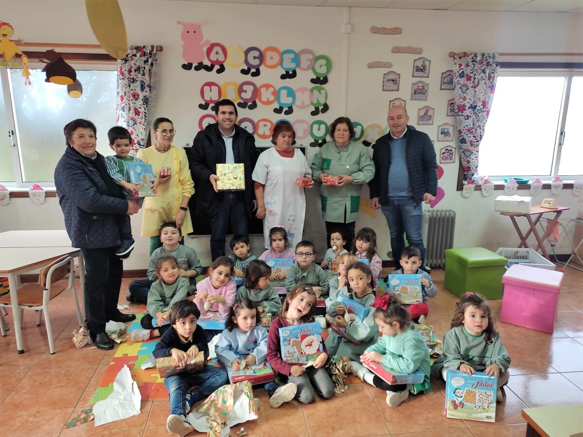 Famalicão: Junta de Arnoso e Sezures entrega presentes a crianças