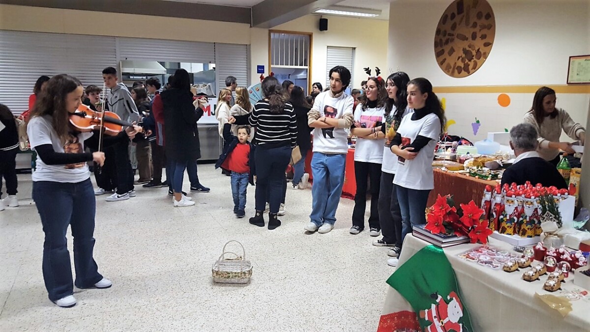 Famalicão: Mercado de Natal atrai famílias à escola de Pedome