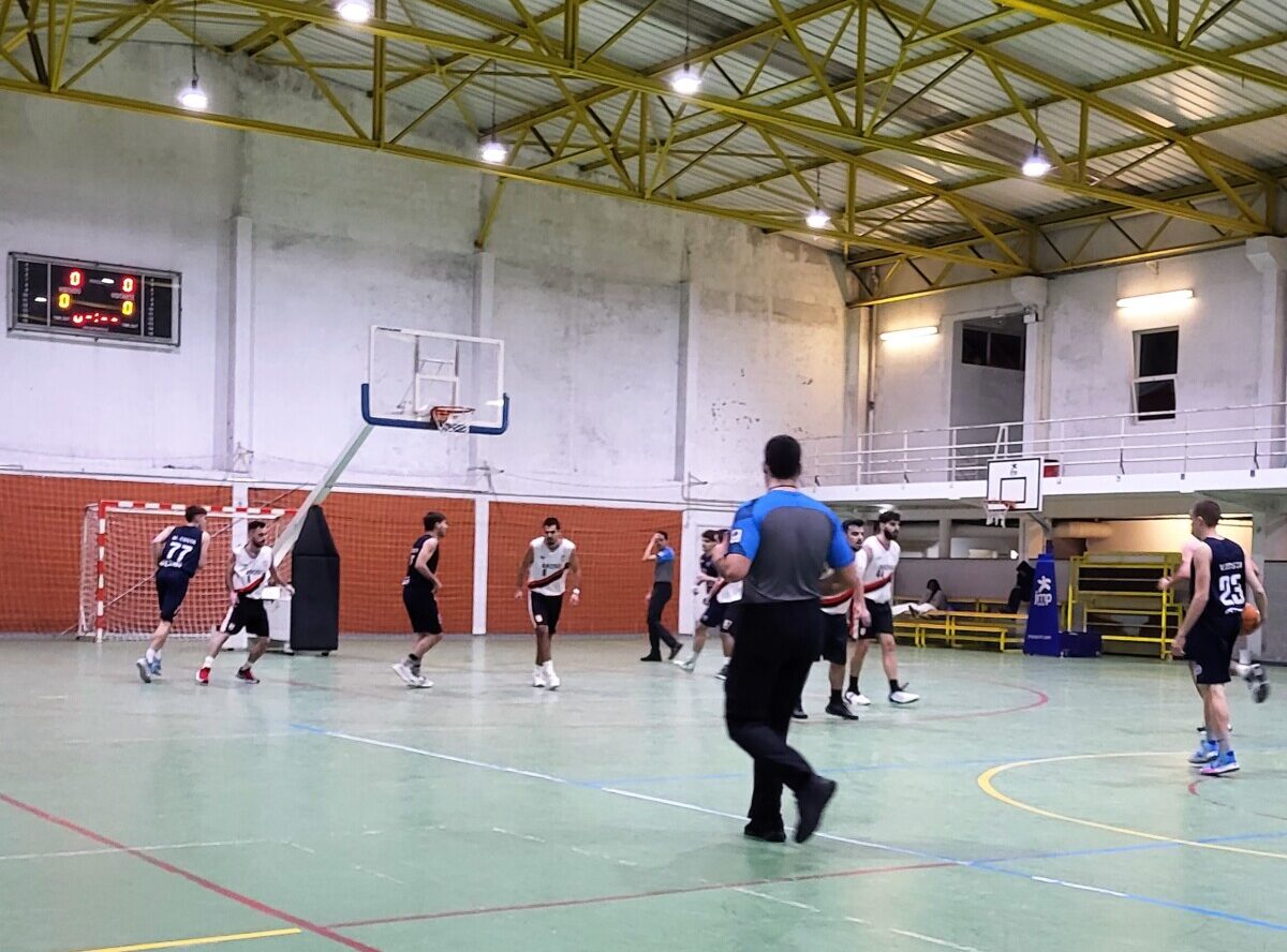 Famalicão: FAC vence e garante primeiro lugar