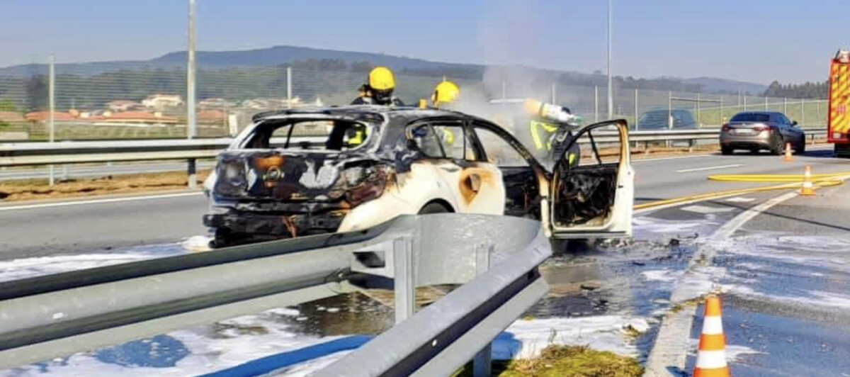 Famalicão: Carro arde na A7