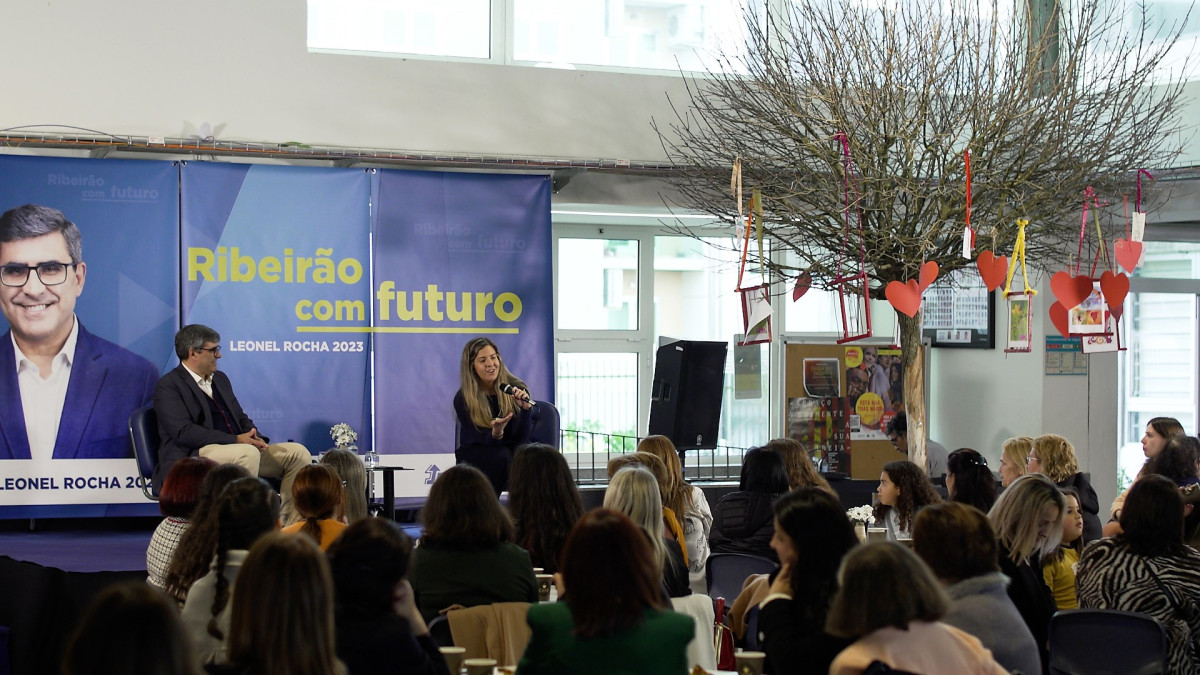 Famalicão: Candidatura de Leonel Rocha promove debate sobre os direitos das mulheres