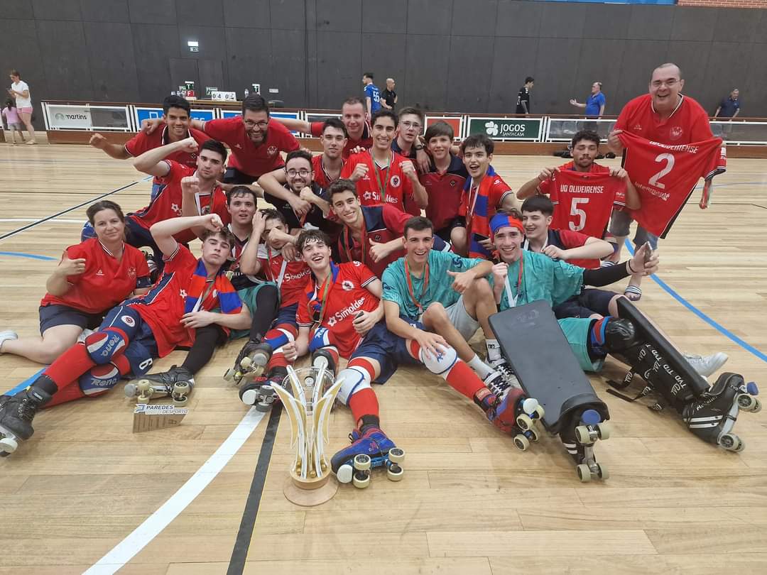 Famalicão: Treinador famalicense leva UD Oliveirense ao título nacional de hóquei em patins