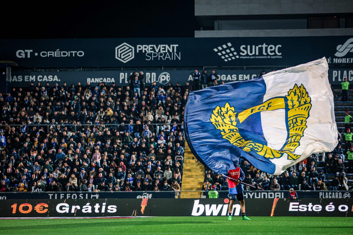 Futebol Clube Famalicão vai homenagear sócios com emblemas de ouro e prata