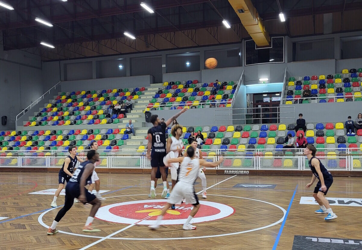 Famalicão: FAC começa nacional de basquetebol com vitória