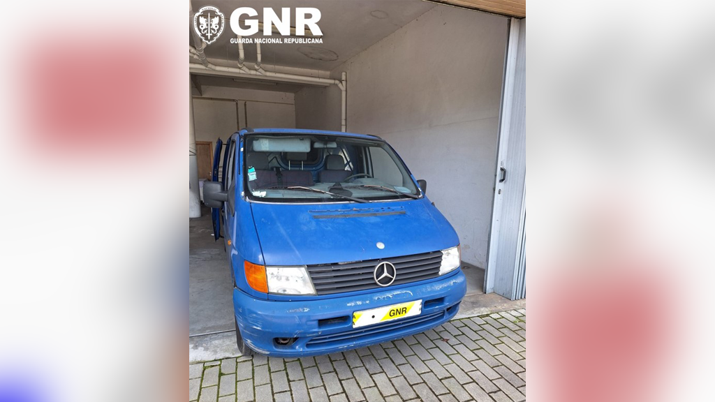 Famalicão: Furtam em estabelecimento comercial de Joane e tentam fuga em carro também furtado