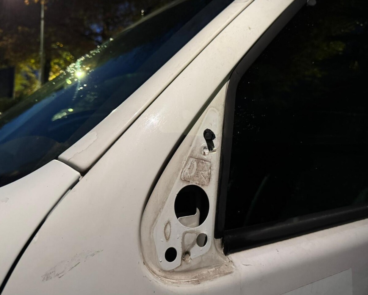 Famalicão: Homem alterado vai para o meio da rua pontapear carros que passavam