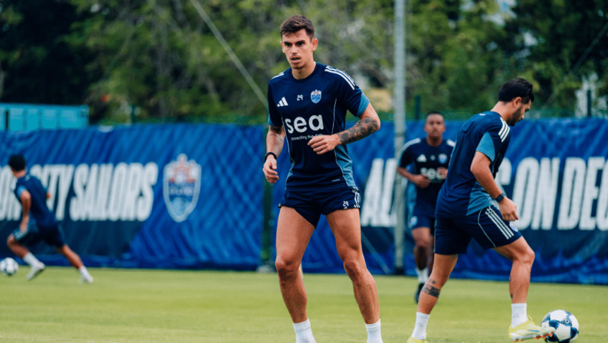 Famalicão: Diogo Costa faz assistência para mais um troféu