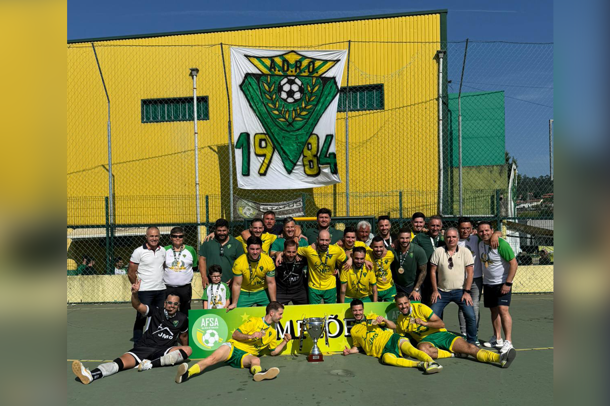 Famalicão: Taça de campeão da 1.ª divisão da AFSA já está na sala de troféus da Outeirense