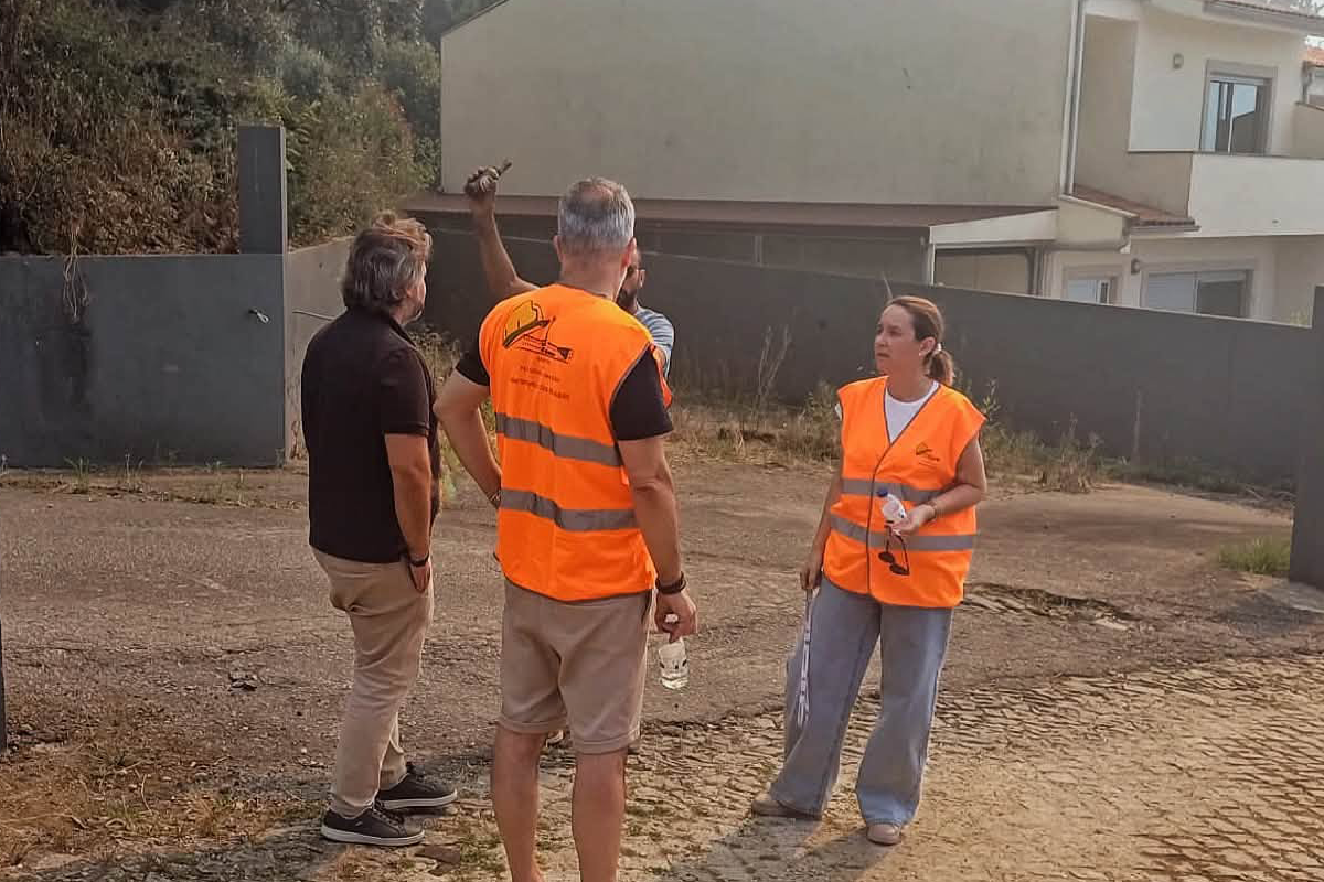 Famalicão: Presidente da Assembleia testemunha «dimensão do esforço» no combate aos incêndios